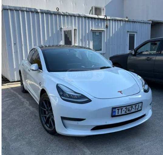 Tesla Model 3 Longe Range (2020)