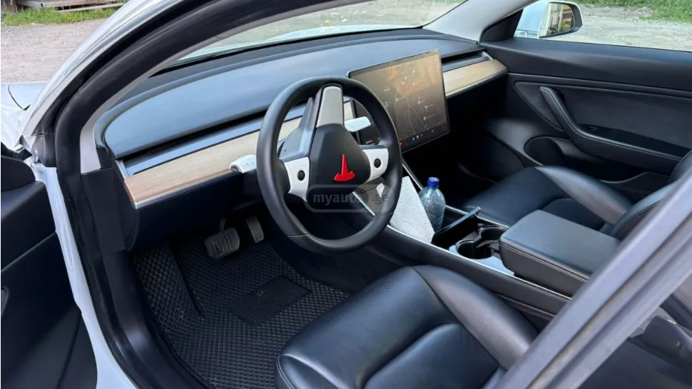 Tesla Model 3 Longe Range (2020)