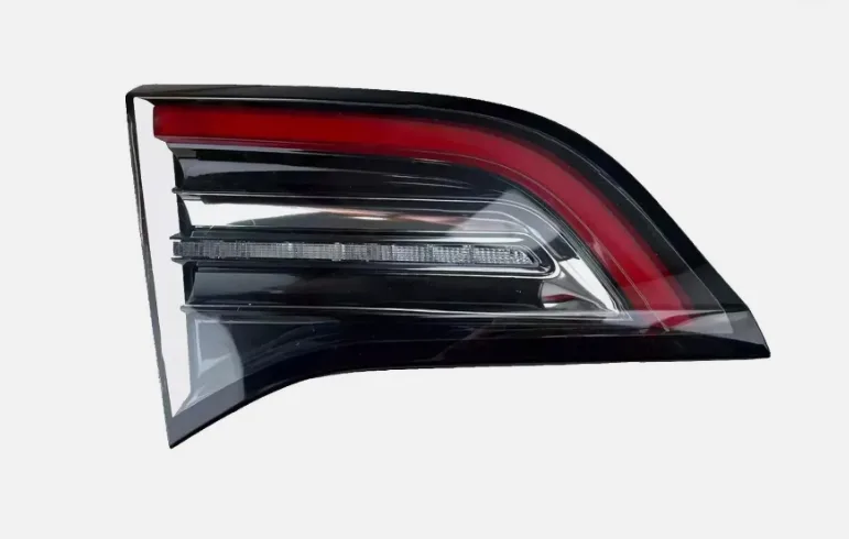 Tesla Model 3 / Model Y-ის საბარგულის უკანა ფარები — მარჯვენა და მარცხენა