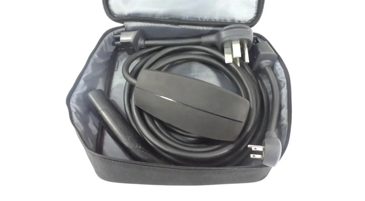 Tesla gen 3 mobile connector