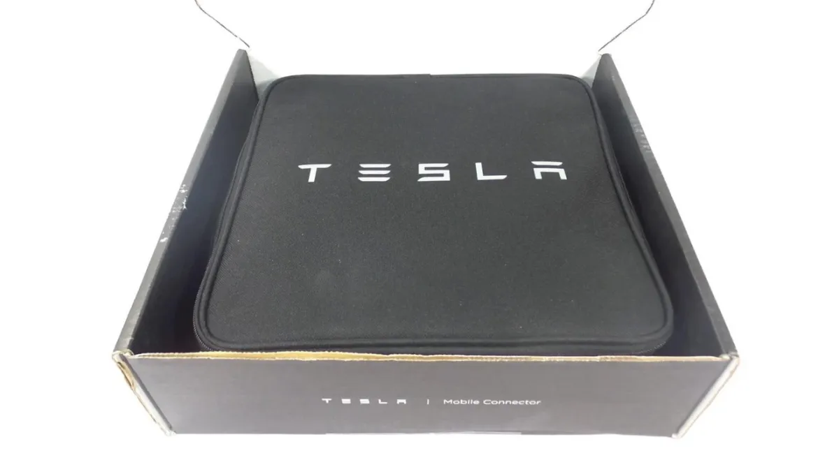 Tesla gen 3 mobile connector